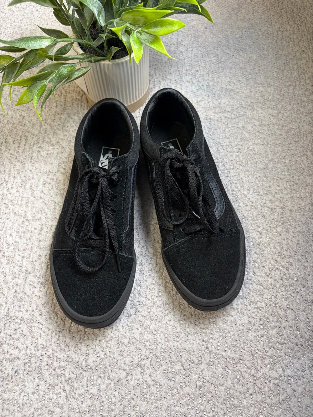 Vans Old Skool All Black Low Top Sneakers Kids Size 3.0